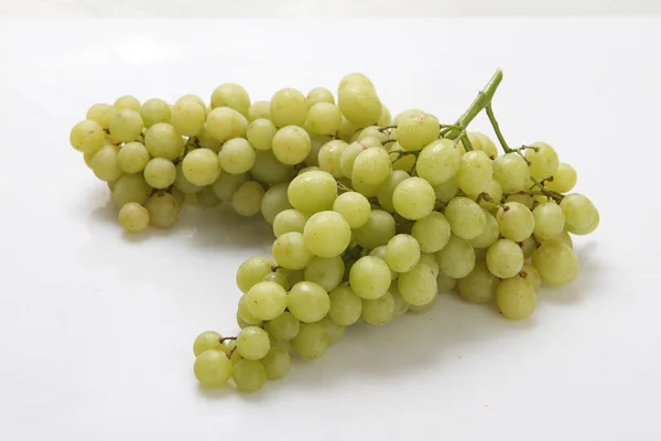 Frutas Uvas Verdes Sobre Fondo Blanco —  Fotos de Stock