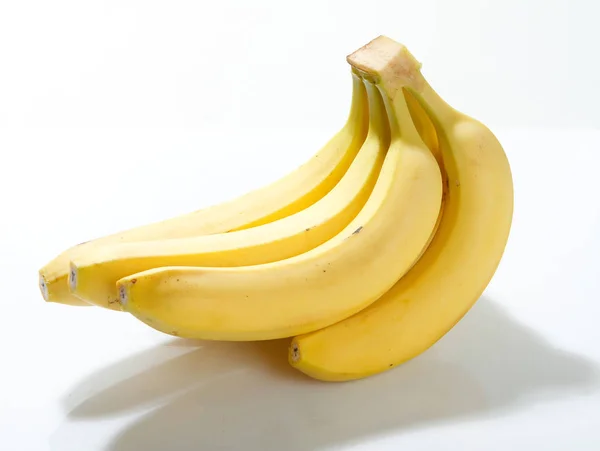 Plátanos Sobre Fondo Blanco —  Fotos de Stock