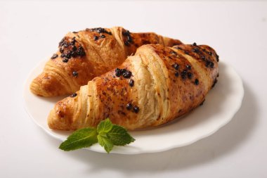 Kruvasan ile çikolata kahve için.