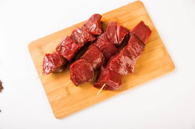 Geyik eti ızgara küçük parçalar olduğunu.