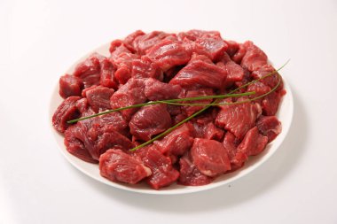 Kızartma için sığır eti parçaları.