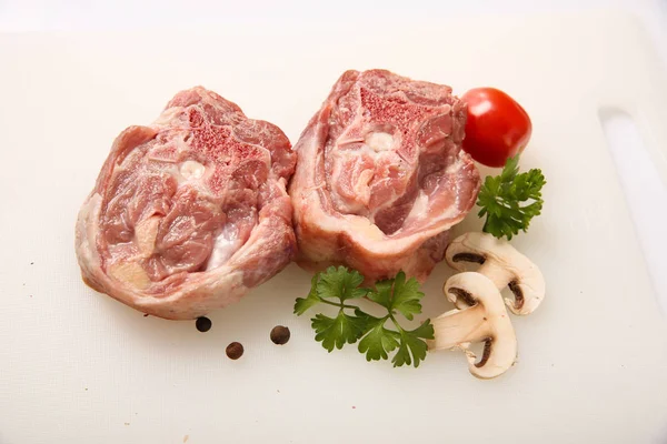 Carne Cruda Con Verduras Frescas — Foto de Stock