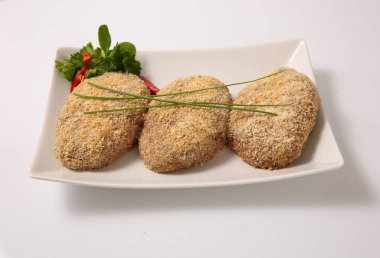 Sebzeler çiğ et pirzola.