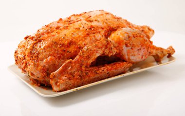 Fırında pişirme için Marine ham kaz.