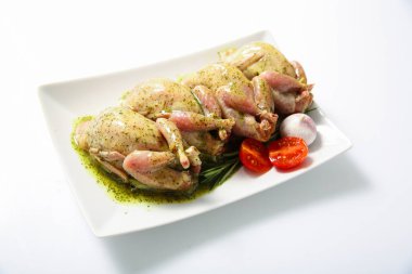 Marine et bıldırcın.