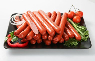 Sosis sosis ızgara sebzeli.