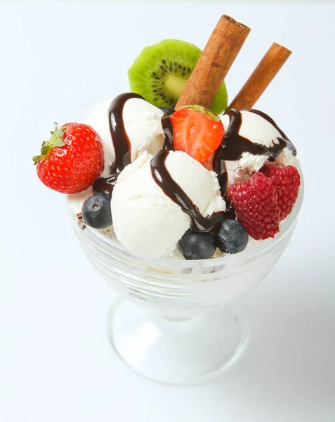 Crème Glacée Avec Une Variété Baies Fruits — Photo