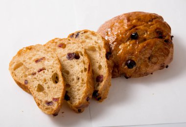 Çörekler için çay tereyağı ile Kuru üzüm.