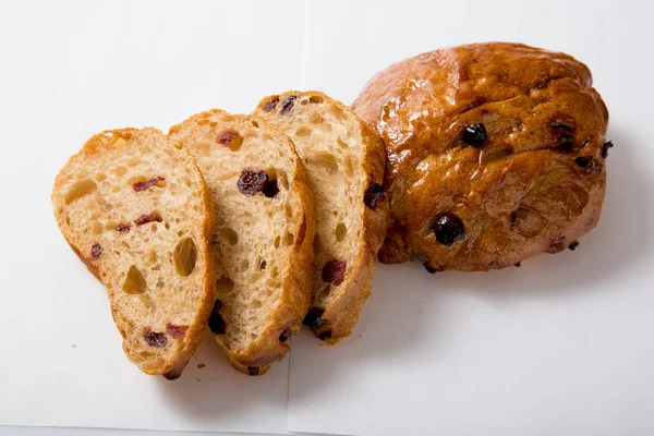 Çörekler için çay tereyağı ile Kuru üzüm.