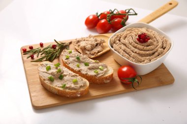 Taze ezme, soğan ekmek vb.