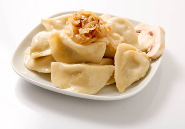 Tabakta süzme peynirli hamur tatlısı..