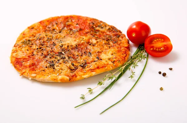 野菜とベーコン株式のピザ — ストック写真