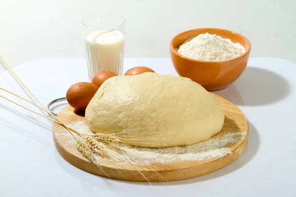 Deeg Voor Het Bakken Van Brood Met Eieren — Stockfoto