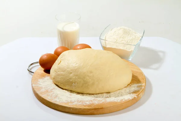 Dough Untuk Memanggang Roti Dengan Telur Dan — Stok Foto