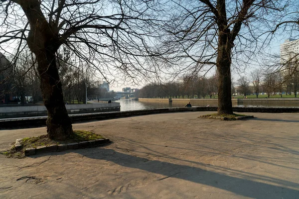 Dijk Van Bovenste Vijver Kaliningrad 2019 — Stockfoto