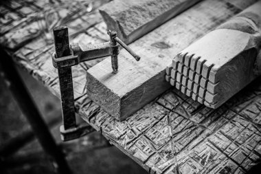 Taş oyma aletleri, çalışma taşı, sanat sanatı ve el işi için bazı araçların ayrıntıları.