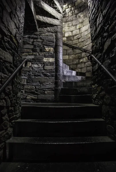 Αρχαία Σπειροειδείς Σκάλες Ένα Κάστρο Λεπτομέρεια Της Ιστορίας — Φωτογραφία Αρχείου