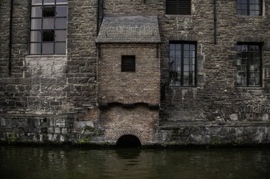Gent kentindeki eski bina, Avrupa 'da turizm, Eylül ayında Belçika