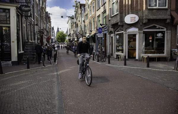 Bisiklet Amsterdam Insanlar Bisiklete Binme Avrupa Nın Turizm — Stok fotoğraf