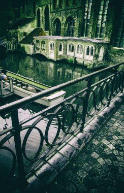 Bruges, ayrıntı Turizm bir Belçika şehir ortaçağ kanalları