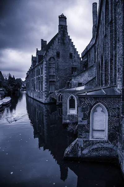 Canales Medievales Brujas Detalle Del Turismo Una Ciudad Bélgica — Foto de Stock