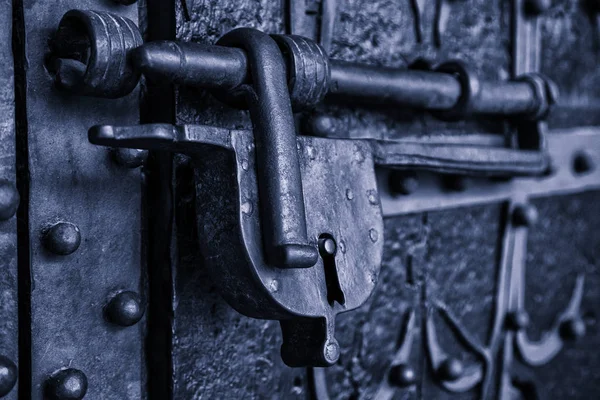 旧的安全锁 保护细节 — 图库照片
