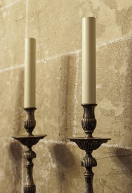 Eski Ortaçağ Pyres ayrıntı aydınlatma araç ile mum mumlar,