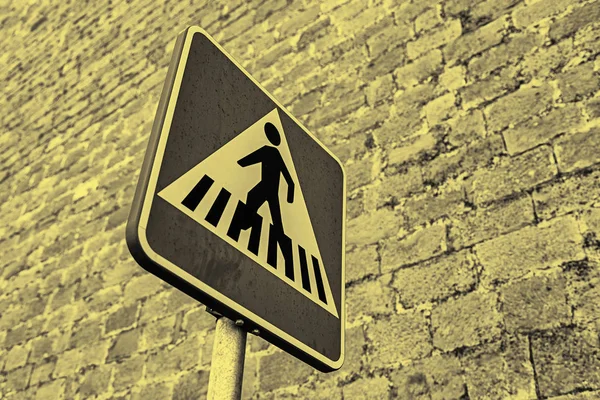 Zebra Caddeyi Güvenli Bir Şekilde Geçmek Için Geçiyor Yol Güvenliği — Stok fotoğraf