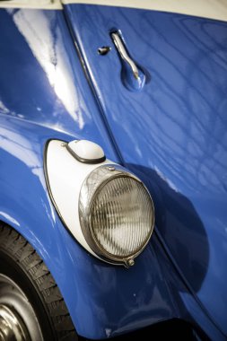 Eski tahsilat arabası, geçen yüzyılın eski nakliyesinin ayrıntıları.