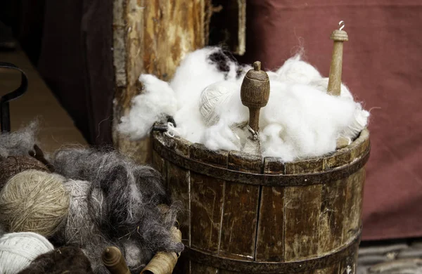 Gereedschap Voor Het Vervaardigen Van Wol Traditionele Voorwerpen Voor Maagdelijke — Stockfoto