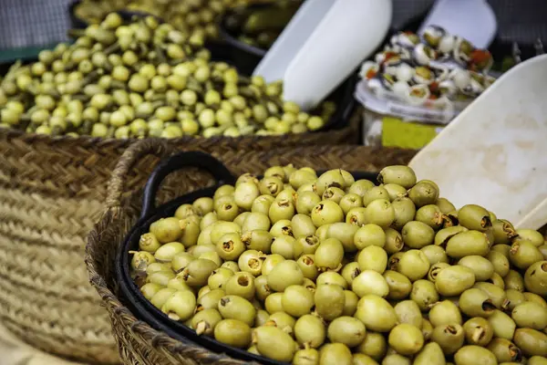 Las Aceitunas Mercado Detalle Comida Preparada Aperitivo —  Fotos de Stock