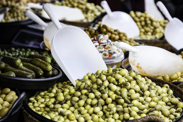 Las Aceitunas Mercado Detalle Comida Preparada Aperitivo —  Fotos de Stock