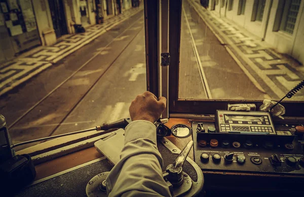 Tram Conducente Lisbona Dettaglio Una Persona Che Indossa Vecchio Tram — Foto Stock