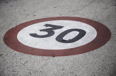 30 hız sinyali, yasaklama ayrıntıları