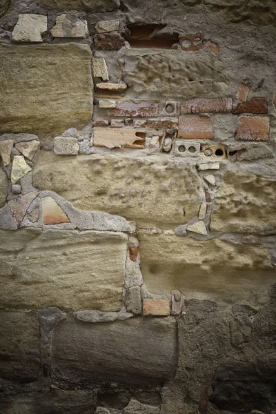Eski Kırık Duvar Çamur Tuğla Dokulu Arka Plan Detay Ihmal — Stok fotoğraf
