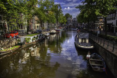 Tipik Amsterdam kanal