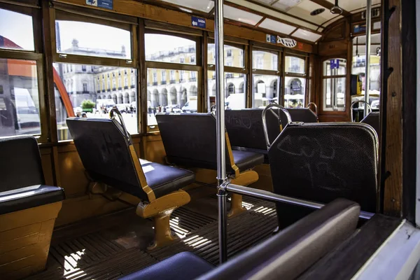 Tram typique de Lisbonne — Photo