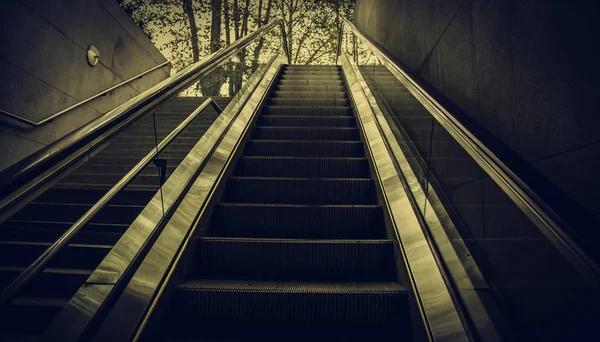 Rolltreppe für Menschen — Stockfoto