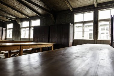 Toplama kampının ranzaları