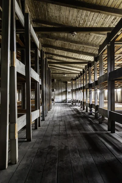Lits superposés d'un camp de concentration — Photo