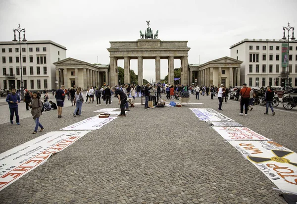 Brandenburger Tor in Berlin — Stockfoto