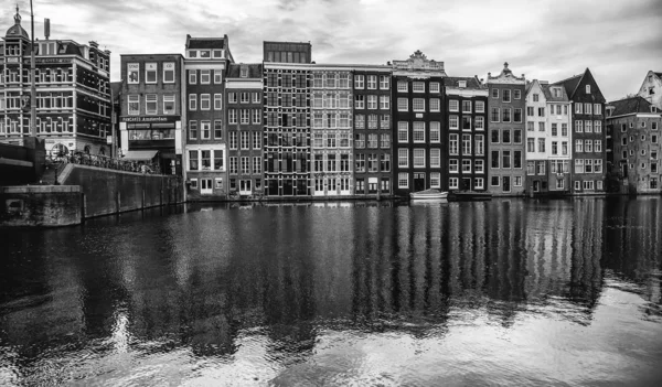 AMSTERDAM,NETHERLANDS - SEPTEMBER 06, 2018: Sunset in Amsterdam. — Stock Photo, Image