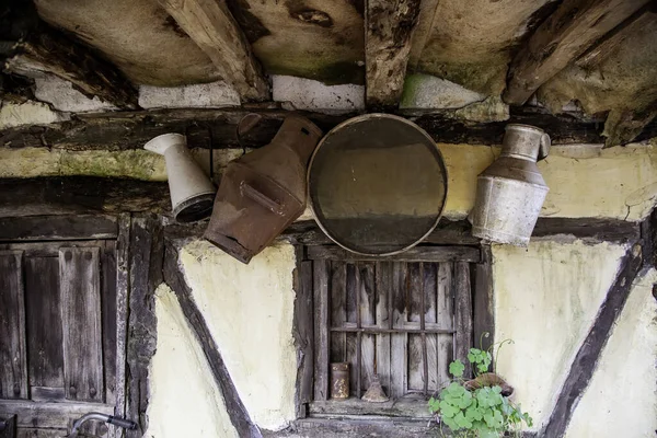 Gammal rostig oilcan — Stockfoto