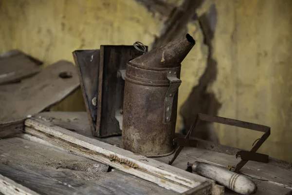 Old rusty oilcan — Stock Photo, Image