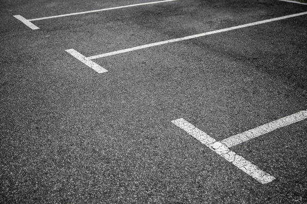 Linee Parcheggio Sull Asfalto Dettaglio Dei Cartelli Parcheggio — Foto Stock