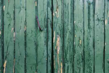 Boyalı ve hasarlı ahşap, ahşap süsleme, zaman içinde harabe.