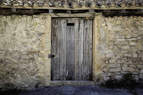 Alte Holztür Einem Verlassenen Haus Detail Von Ruine Und Verlassenheit — Stockfoto