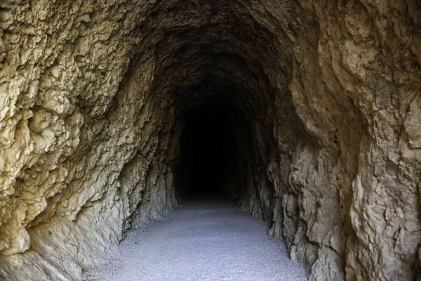 Tiefer Steintunnel Detail Einer Antiken Höhle Auf Einem Berg — Stockfoto