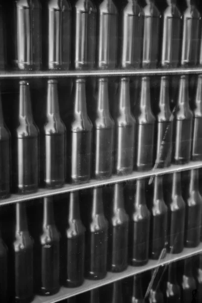 Boş Şarap Şişeleri Şarap Mahzenindeki Şişelerin Ayrıntıları — Stok fotoğraf