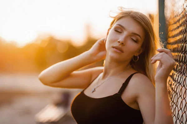 Romantic Blonde Sunset Portrait — Stock Photo, Image